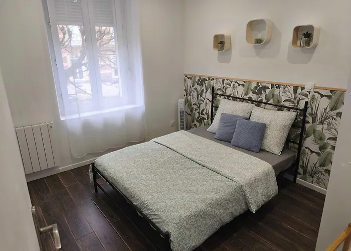 Budget Avec Parking Appartamento *