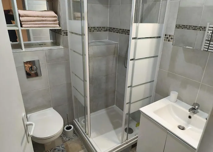 Appartamento Budget Avec Parking Charleville-Mézières